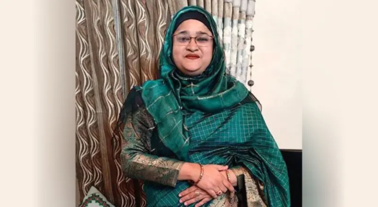 উল্লাপাড়া উপজেলার সাবেক চেয়ারম্যান সেলিনা মির্জাকে কারাগারে পাঠানো হয়েছে