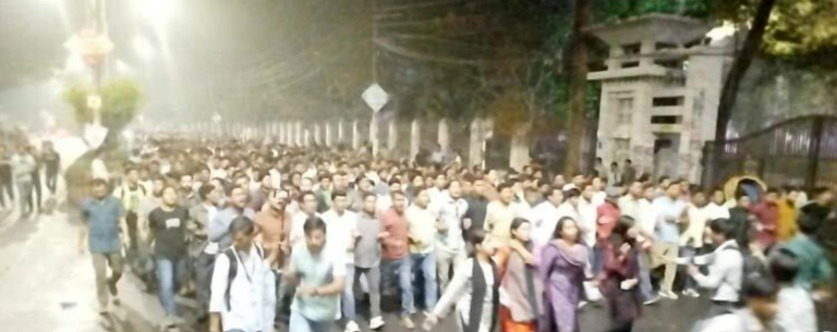 কুয়েটে হামলার পাল্টা অভিযোগ এনে ঢাবিতে ছাত্রদলের বিক্ষোভ