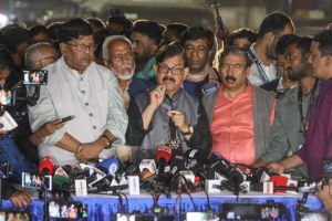 নির্বাচন ও সংস্কার নিয়ে কোনো দ্বন্দ্ব নেই, দুটি বিষয়ই একসাথে এগিয়ে চলেছে – মান্না