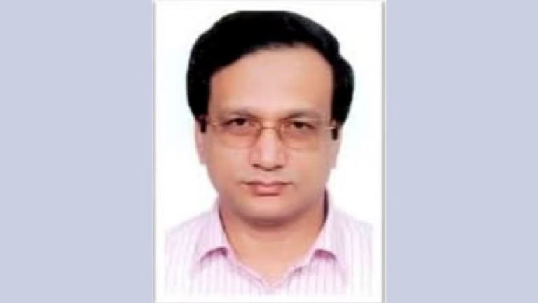 এনআইডির তথ্য বিক্রির অভিযোগে সাবেক সিনিয়র সচিব জিয়াউল আলম চট্টগ্রামে গ্রেপ্তার