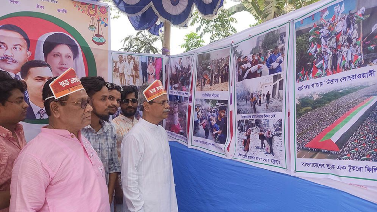রবীন্দ্র বিশ্ববিদ্যালয়ের বৈশাখী মেলায় গণঅভ্যুত্থান ও ইসরায়েলের বর্বরতার ছবি প্রদর্শন