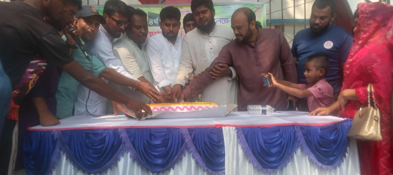 উল্লাপাড়ায় গনঅধিকার পরিষদের চতুর্থ প্রতিষ্ঠা বার্ষিকী পালন উপলক্ষে মিছিল, কেক কর্তন ও আলোচনা সভা অনুষ্ঠিত