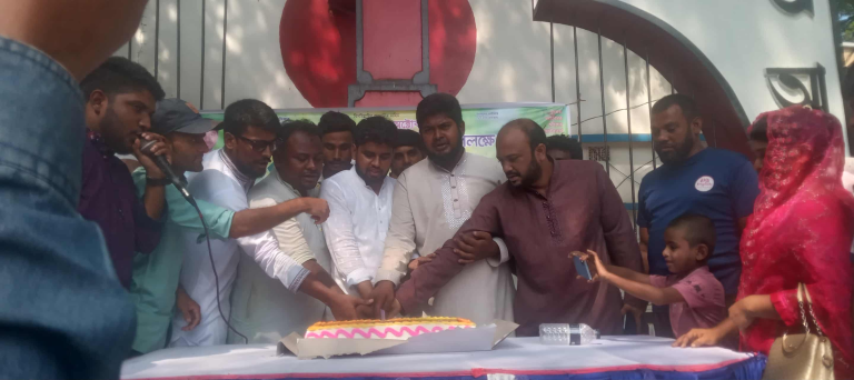 যুবদলের ৪৭ তম প্রতিষ্ঠা বার্ষিকী উপলক্ষে উল্লাপাড়ায় রেলি, আলোচনা সভা ও কেক কর্তন