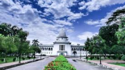 সুপ্রিম কোর্ট বারের নির্বাচন ঘিরে বিএনপি–আওয়ামীপন্থি আইনজীবীদের মুখোমুখি অবস্থান, উত্তেজনা ও বিক্ষোভ