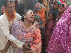 উল্লাপাড়ায় ঘরে ঢুকে সাবেক দুগ্ধ সমিতি ব্যবস্থাপককে কুপিয়ে হত্যা, স্ত্রী হাসপাতালে