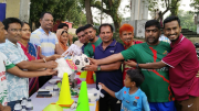 মাদককে না, খেলাধুলাকে হ্যাঁ: গোয়ালন্দে ক্রীড়া সামগ্রী বিতরণ