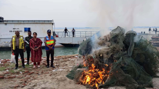 গোয়ালন্দে যৌথ অভিযান: বিপুল পরিমাণ অবৈধ জাল ধ্বংস, আটক ১