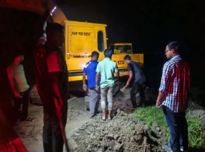 গোয়ালন্দে মধ্যরাতে প্রশাসনের আকস্মিক অভিযান: জব্দ করা হলো ভেকুর ব্যাটারি