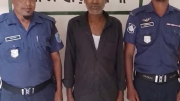 রাজবাড়ীতে মদ পানের অপরাধে বৃদ্ধ আটক, ৩ মাসের কারাদণ্ড
