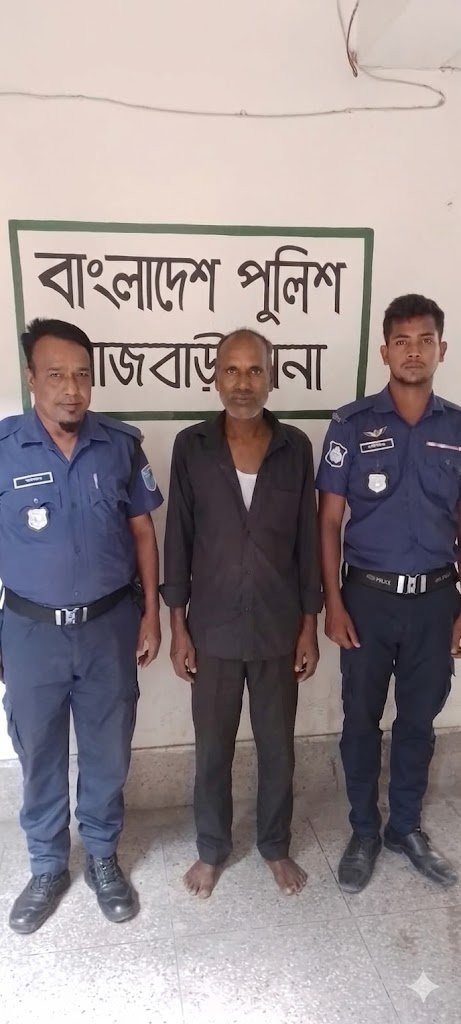 রাজবাড়ীতে মদ পানের অপরাধে বৃদ্ধ আটক, ৩ মাসের কারাদণ্ড