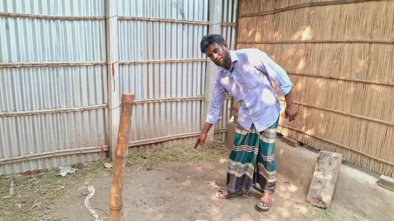 রাজবাড়ীর গোয়ালন্দে রঞ্জু মিস্ত্রির বাড়িতে গভীর রাতে কাফনের কাপড় ও উড়ো চিঠি, তদন্তে পুলিশ