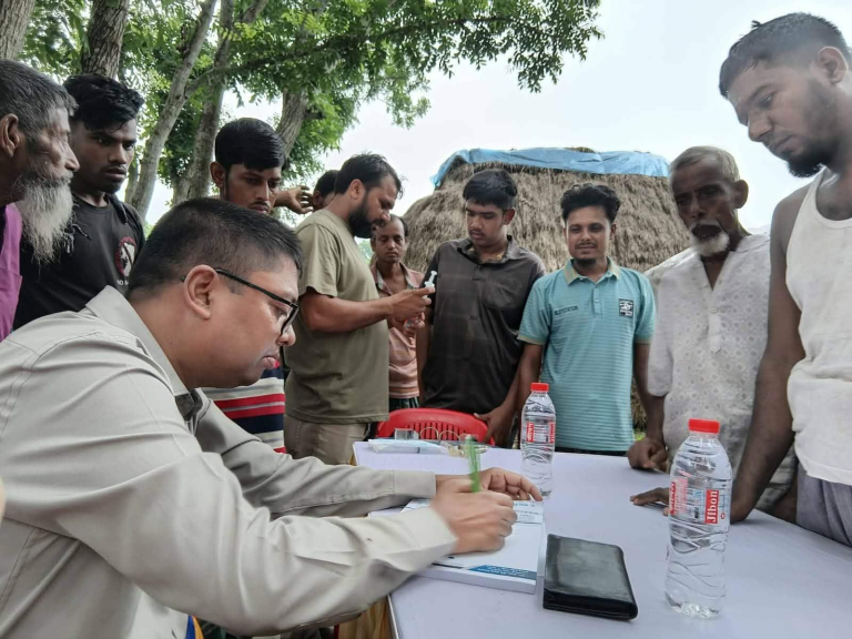 রাজবাড়ী সদরে গবাদি পশুর লাম্পি স্কিন ডিজিজ প্রতিরোধে বিনামূল্যে টিকাদান ক্যাম্পেইন