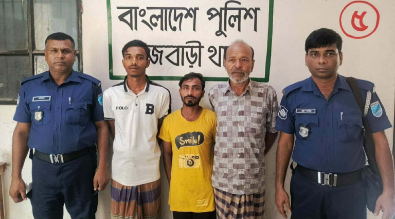 রাজবাড়ীতে ওয়ারেন্টভুক্ত ও নিয়মিত মামলার ৩ আসামী গ্রেফতার