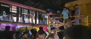 রাজবাড়ীতে ট্রেনের বিচ্ছিন্ন বগির ধাক্কায় বাস-মাহেন্দ্র-অটোরিকশা দুর্ঘটনা, নিহত ১