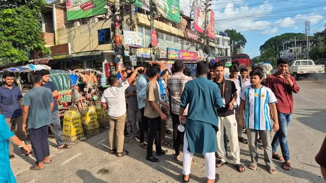 এইচএসসি পরীক্ষার প্রশ্নপত্র সহজ করার দাবি: রাজবাড়ীতে বিক্ষোভ