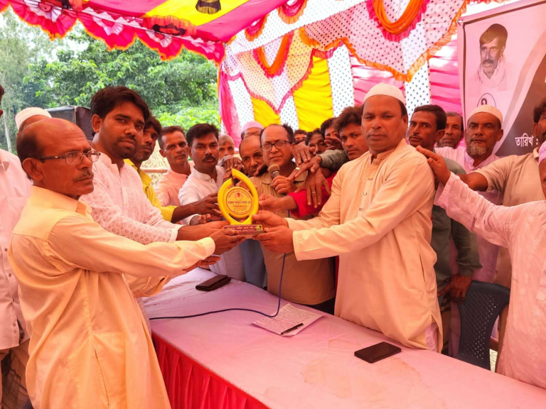 বন্যাকান্দি বাজারে নাট্য শিল্পী মরহুম আব্দুস সামাদের স্বরন সভা ও দোয়া মাহফিল অনুষ্ঠিত