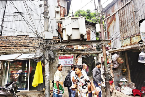 নারায়ণগঞ্জে খুঁটিতে বেঁধে দুই তরুণকে গণপিটুনি, একজনের মৃত্যু; ভিডিও ভাইরাল