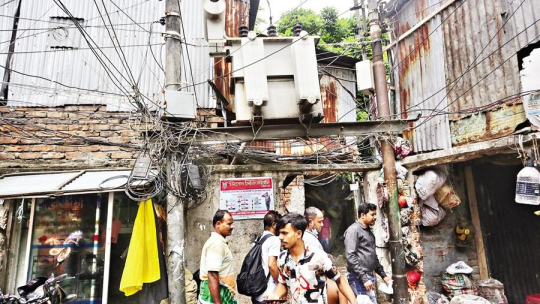 নারায়ণগঞ্জে খুঁটিতে বেঁধে দুই তরুণকে গণপিটুনি, একজনের মৃত্যু; ভিডিও ভাইরাল