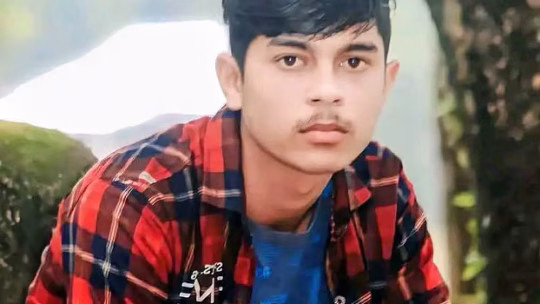 হাওর এক্সপ্রেস থেকে ছিটকে পড়ে যুবকের মর্মান্তিক মৃত্যু