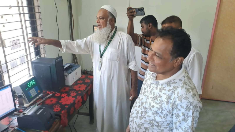 দৌলতদিয়া নৌবন্দর ও ওয়েটস্কেল পরিদর্শন করলেন বিআইডব্লিউটিসি চেয়ারম্যান; সেবার মান বৃদ্ধির তাগিদ