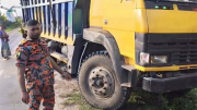 রাজবাড়ীতে ট্রাকের নিচে চাপা পড়ে চালক নিহত, ঘাতক ট্রাক পলাতক