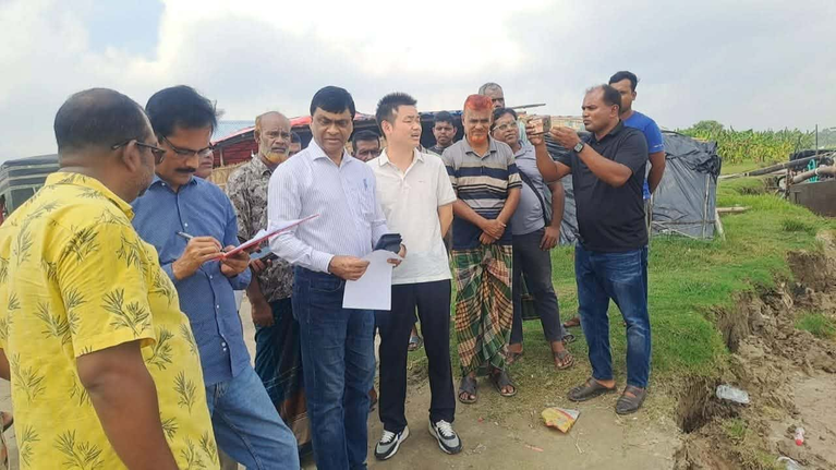বালিয়াকান্দিতে গড়াই নদীর ওপর ৯৮০ মিটার দীর্ঘ সেতু নির্মাণে বড় অগ্রগতি: নথিপত্র পর্যালোচনা ও স্থান পরিদর্শন করলেন চায়নিজ প্রকৌশলী