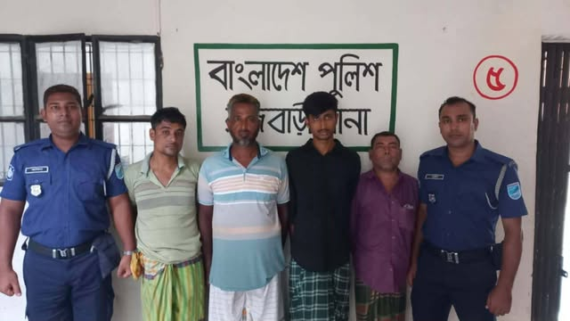 রাজবাড়ীতে পুলিশের বিশেষ অভিযান: সাজাপ্রাপ্তসহ পরোয়ানাভুক্ত ৬ আসামি গ্রেপ্তার